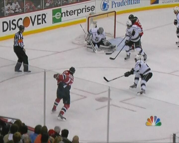 Хокей :"Лос-Анджелес" готує довгостроковий контракт для Квіка Хокей :"Лос-Анджелес" готує довгостроковий контракт для Квіка