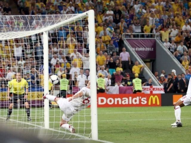 Колліна визнав, що в матчі Англія-Україна арбітри допустили помилку Колліна визнав, що в матчі Англія-Україна арбітри допустили помилку