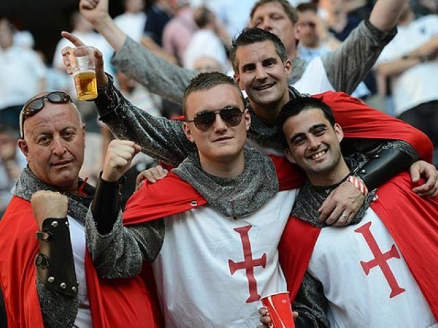 УЕФА оштрафовала Футбольную ассоциацию Англии на 5 тысяч евро УЕФА оштрафовала Футбольную ассоциацию Англии на 5 тысяч евро