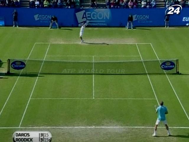Теннис: Энди Роддик, сыграв два матча за день, вышел в финал AEGON International