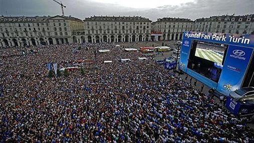 Обличчя фіналу Євро-2012: Як вболівали фани та VIP'и