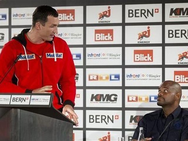 Нокаут у 6 раунді. Володимир Кличко перемагає Тоні Томпсона. Онлайн-трансляція Нокаут у 6 раунді. Володимир Кличко перемагає Тоні Томпсона. Онлайн-трансляція