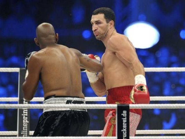 Кличко "положил" Томпсона на ринге Кличко "положил" Томпсона на ринге