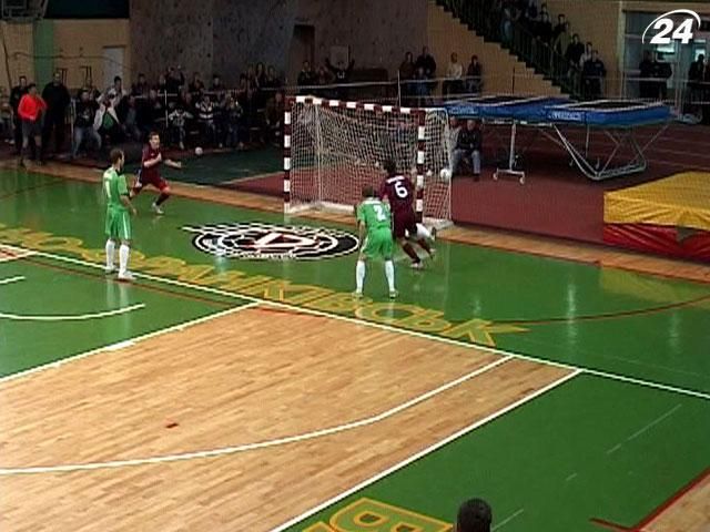 Ивано-Франковский футзальный клуб "Ураган" покинут сразу 6 игроков Ивано-Франковский футзальный клуб "Ураган" покинут сразу 6 игроков