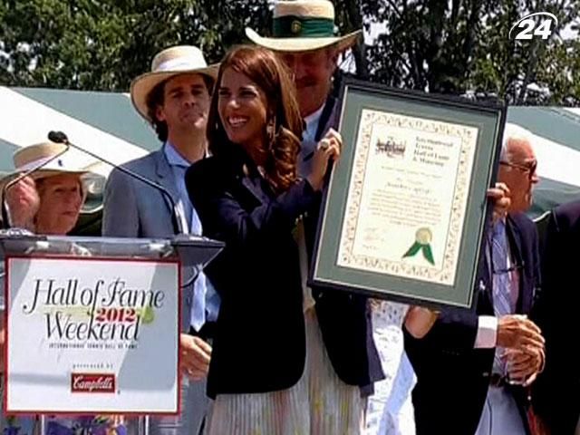 Тенісисти Дженіфер Капріаті та Густаво Куертен стали членами "Залу Слави" Тенісисти Дженіфер Капріаті та Густаво Куертен стали членами "Залу Слави"