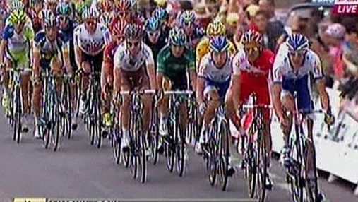 Велоспорт: принципы фэйр-плей одолели на 14-м этапе гонки Tour de France
