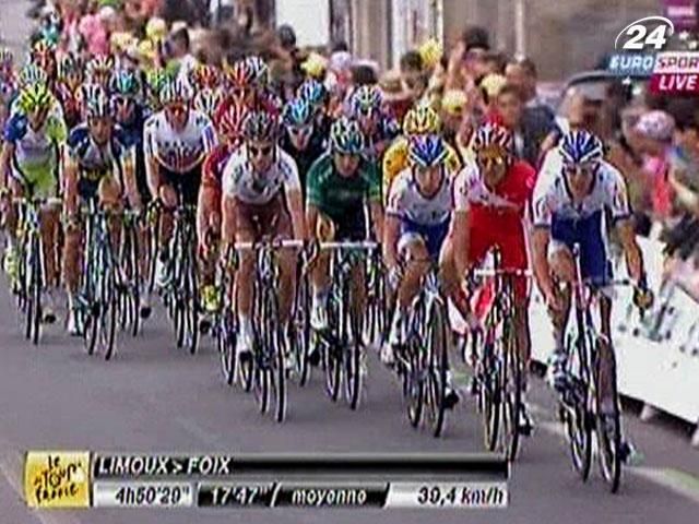 Велоспорт: принципы фэйр-плей одолели на 14-м этапе гонки Tour de France