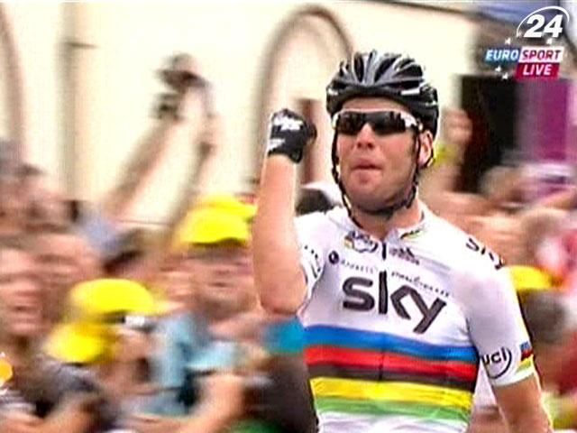 Велоспорт: Кавендиш выиграл финишный спурт 18 этапа "Тура Франции"
