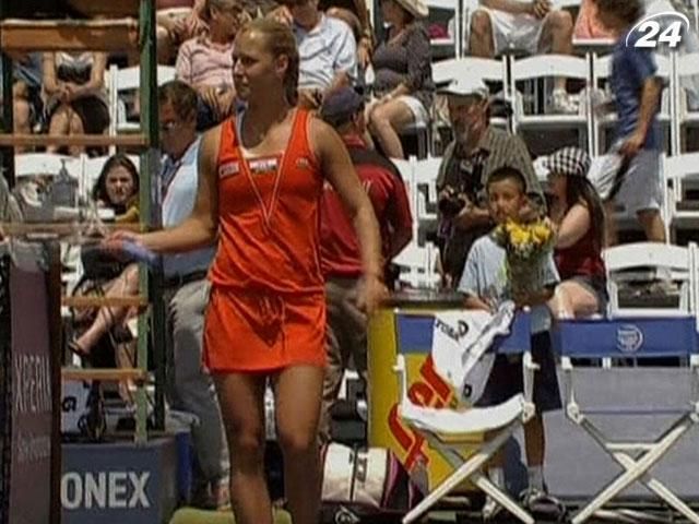 Доминика Цибулкова выиграла финал у Мерйон Бартоли Доминика Цибулкова выиграла финал у Мерйон Бартоли