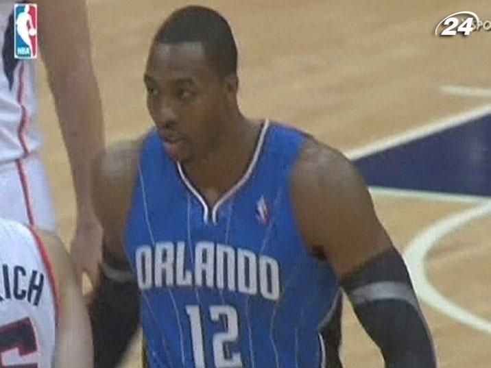 NBA: Двайт Ховард знову попросив обміняти його в "Лейкерс" NBA: Двайт Ховард знову попросив обміняти його в "Лейкерс"