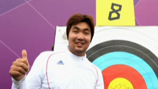 Близькорукий Ім Дон Хюн встановив світовий рекорд зі стрільби з лука