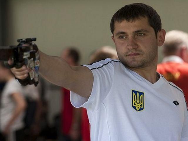 На Олимпиаде украинец попал в финал по стрельбе из пневматического пистолета