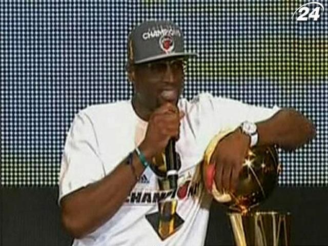 Дуэйн Уэйд будет поддерживать сборную США по баскетболу на трибунах Дуэйн Уэйд будет поддерживать сборную США по баскетболу на трибунах