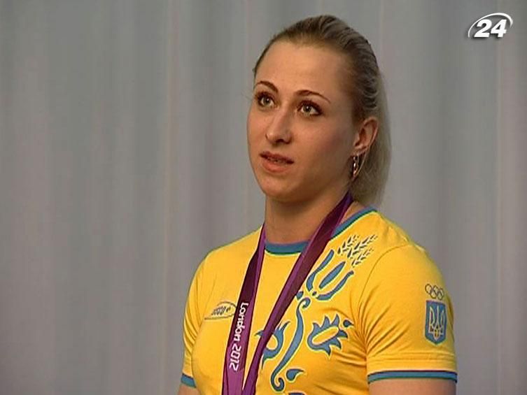 Бронзова призерка Олімпіади Юлія Каліна повернулась додому Бронзова призерка Олімпіади Юлія Каліна повернулась додому