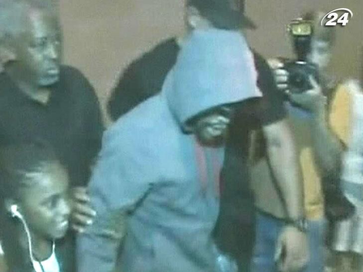 Бокс: Флойд Мейвезер вийшов на волю Бокс: Флойд Мейвезер вийшов на волю