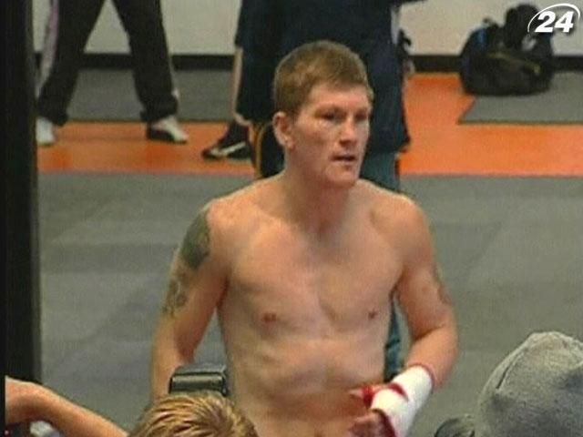 Боксер Рики Хаттон готовится вернуться на ринг Боксер Рики Хаттон готовится вернуться на ринг