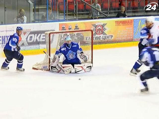 Хокей: "Сокіл" вдруге за останні три дні переграв "Компаньйон" Хокей: "Сокіл" вдруге за останні три дні переграв "Компаньйон"