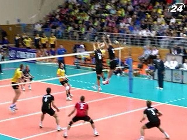 Сборная Украины по волейболу начала квалификацию с поражения