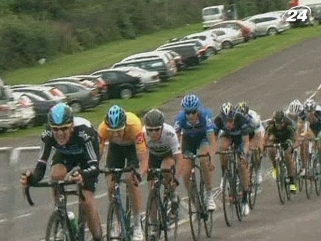 Люк Роуи сохранил желтую майку "Тура Британии" на 2-м этапе велосоревнований