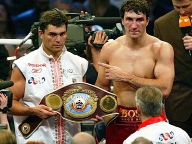 Братья Кличко о Сандерсе: Это был великий боксер и замечательный человек Братья Кличко о Сандерсе: Это был великий боксер и замечательный человек