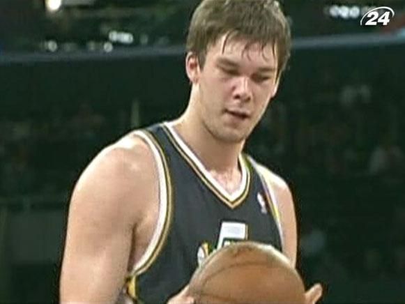 NBA: Кирило Фесенко зачепився за місце у "Чикаго Булс" NBA: Кирило Фесенко зачепився за місце у "Чикаго Булс"