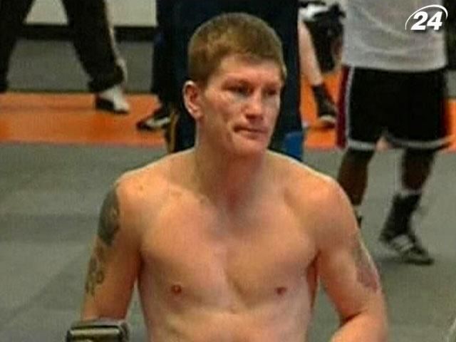 Хаттон обрав у суперники українського боксера В’ячеслава Сенченка Хаттон обрав у суперники українського боксера В’ячеслава Сенченка