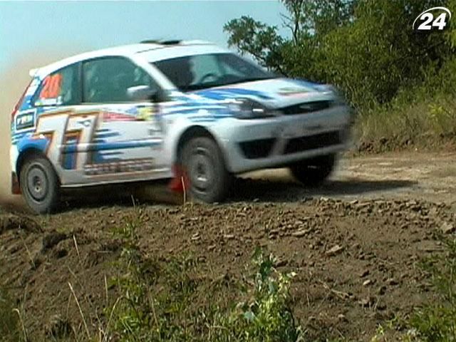 Чотири головні претенденти готуються до фінального бою на ралі України Чотири головні претенденти готуються до фінального бою на ралі України