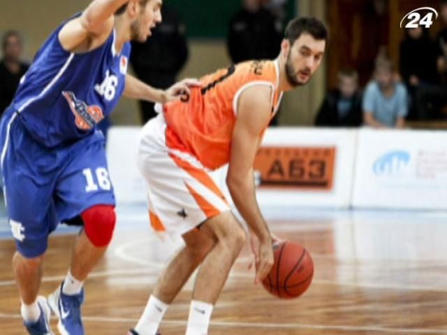 Баскетбол: "Обезьяны" на последних секундах уступили "Азовмашу"