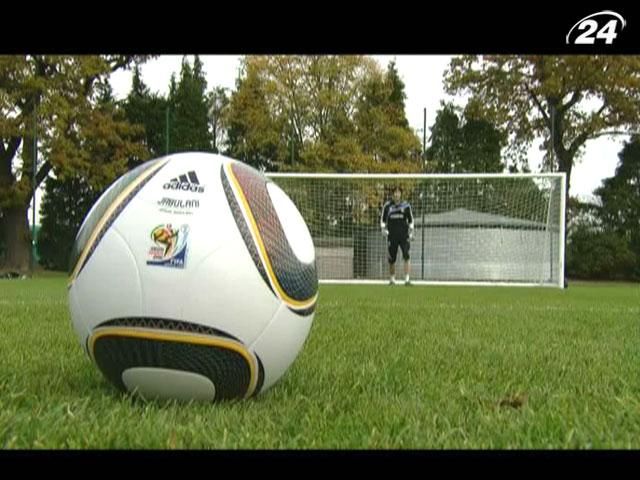 Производство футбольных мячей: десятки тестов и сверхдорогие материалы Производство футбольных мячей: десятки тестов и сверхдорогие материалы