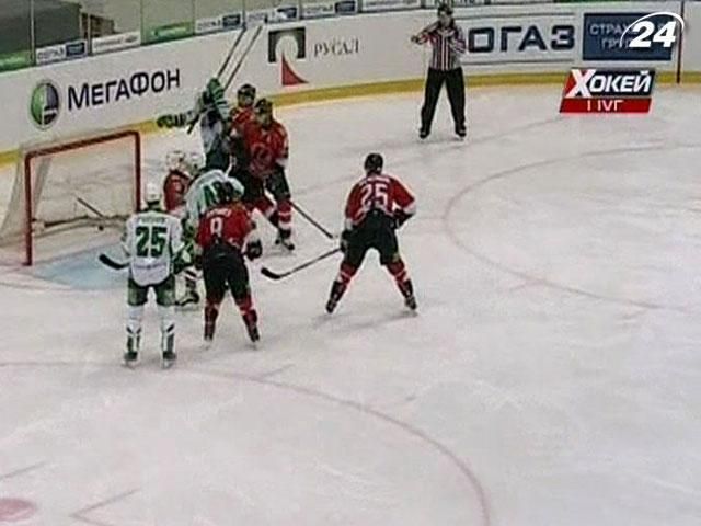 ХК "Металлург" вырвал победу у ХК "Салават Юлаев" ХК "Металлург" вырвал победу у ХК "Салават Юлаев"