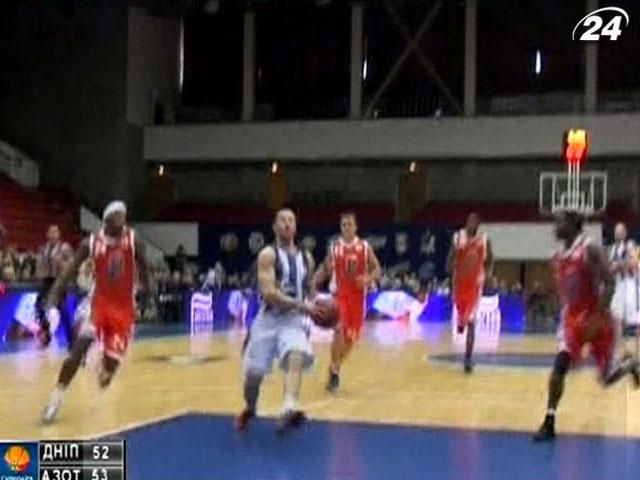 Баскетболисты "Днепра" одержали непростую победу над "Днепр-АЗОТ"