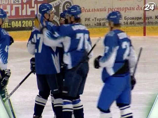 Хоккеисты "Сокола" прервали серию поражений в матче против "Донбасс-2"