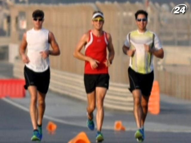 Гонщик Дженсон Баттон побігав трасою в ОАЕ Гонщик Дженсон Баттон побігав трасою в ОАЕ