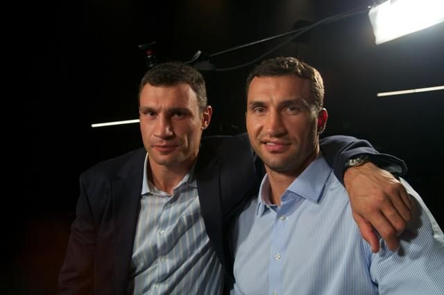 Віталій Кличко прибув до Гамбурга підтримати брата (Відео) Віталій Кличко прибув до Гамбурга підтримати брата (Відео)