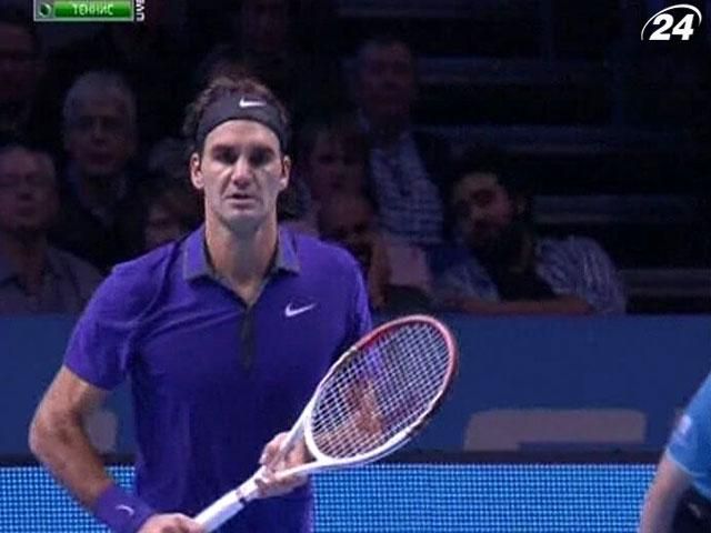 Федерер победил Маррея в полуфинале итогового теннисного турнира