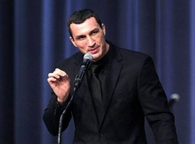 Володимир Кличко з'їздив на похорон тренера Емануеля Стюарда (Фото) Володимир Кличко з'їздив на похорон тренера Емануеля Стюарда (Фото)