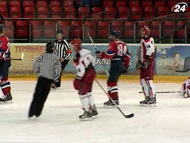 Хоккеисты "Беркута" дома переиграли львовских "Львов" Хоккеисты "Беркута" дома переиграли львовских "Львов"