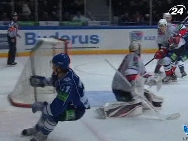 ХК "Амур" прервал серию поражений ХК "Амур" прервал серию поражений