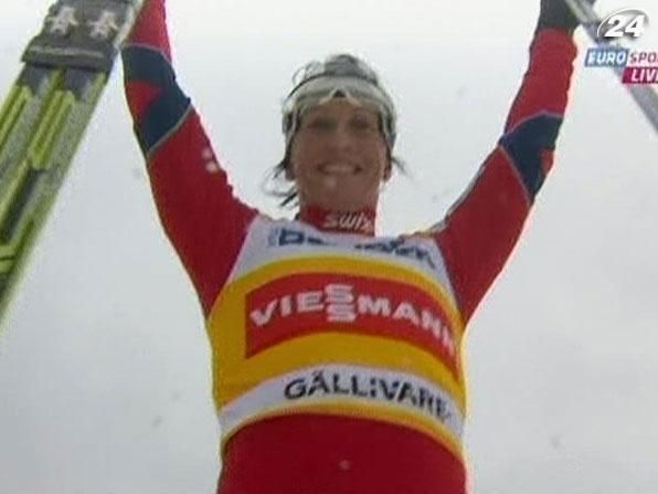 Лыжные гонки: Дебютную гонку сезона выиграла действующая чемпионка Марит Бьорген