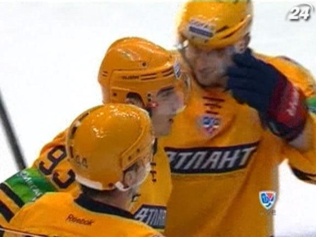 "Атлант" зупинив переможну серію московського "Динамо" "Атлант" зупинив переможну серію московського "Динамо"