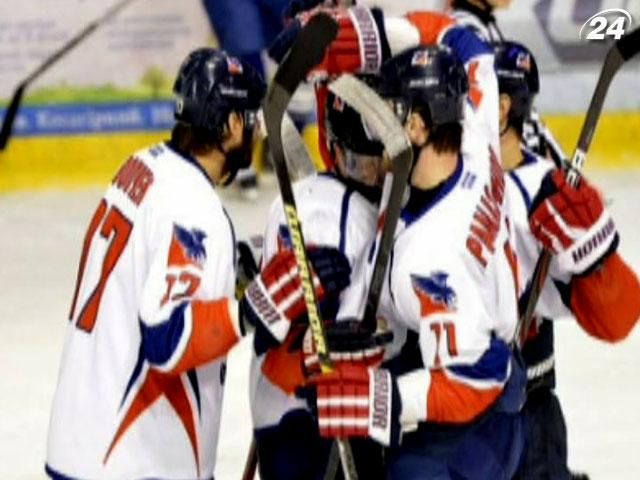 Хоккей: "Беркут" в третий раз в сезоне обыграл действующих чемпионов - "Донбасс"