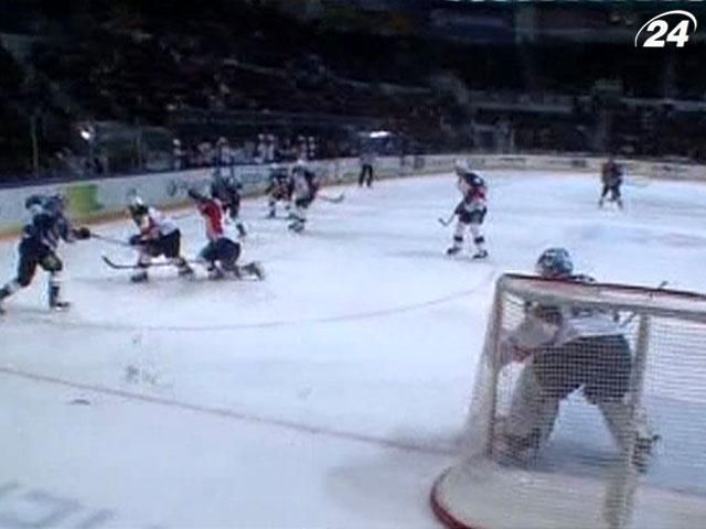 "Амур" победил в третий раз подряд в рамках Континентальной хоккейной лиги "Амур" победил в третий раз подряд в рамках Континентальной хоккейной лиги