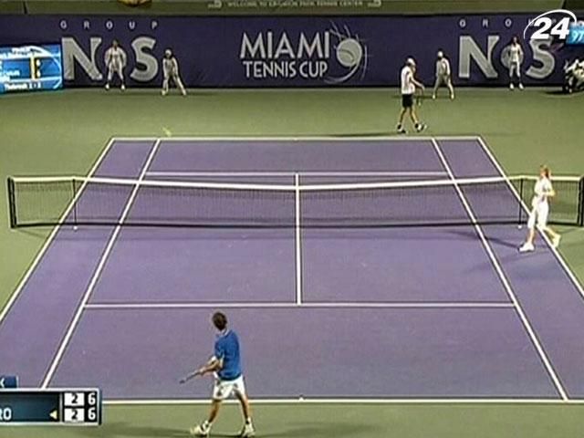 Хуан Карлос Ферреро поступився Джону Ізнеру на Miami Cup Хуан Карлос Ферреро поступився Джону Ізнеру на Miami Cup