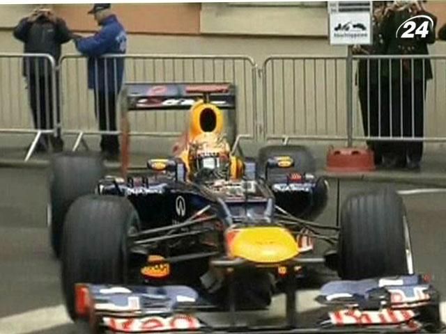 Себастіан Феттель провів виставковий заїзд у Австрії Себастіан Феттель провів виставковий заїзд у Австрії