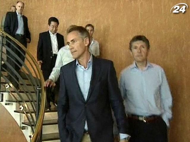 Red Bull і Ferrari отримають по $45 мільйонів за новий "договір згоди" Red Bull і Ferrari отримають по $45 мільйонів за новий "договір згоди"