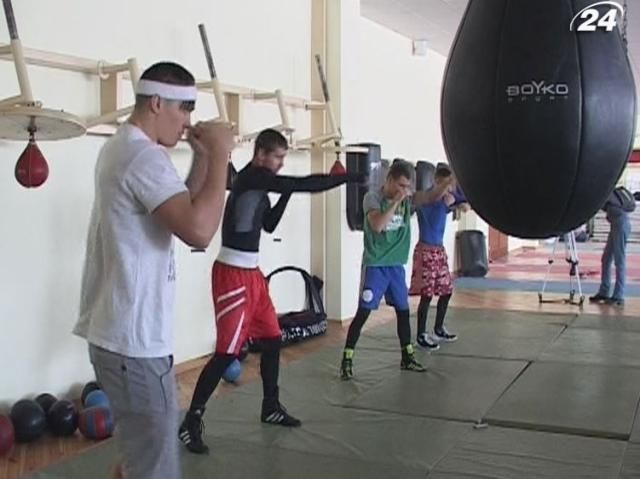 Бокс: Лидеры "Украинский Атаманов" возвращаются в ринг Бокс: Лидеры "Украинский Атаманов" возвращаются в ринг