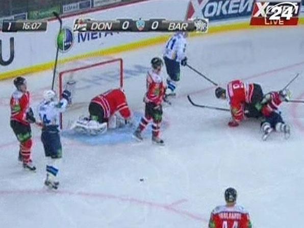 Хоккей: "Донбасс" не сумел победить в пятый раз подряд Хоккей: "Донбасс" не сумел победить в пятый раз подряд