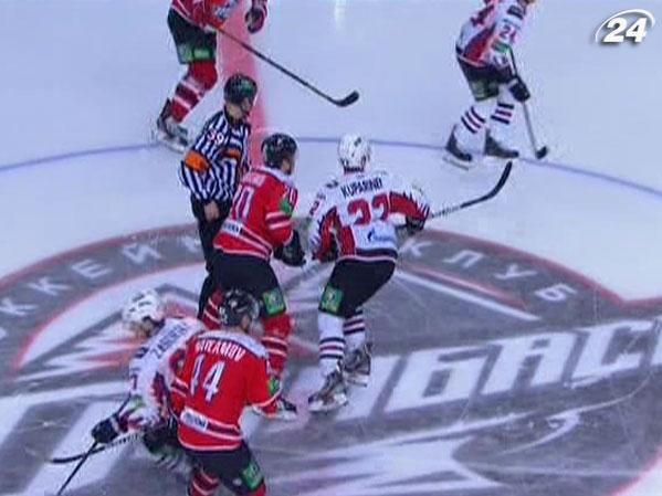 Хокей: "Донбас" готується до третьої дуелі із "Вітязем" Хокей: "Донбас" готується до третьої дуелі із "Вітязем"