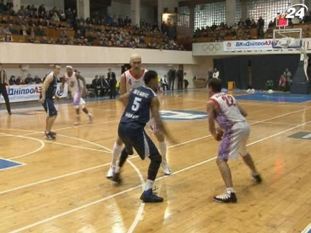 Баскетбол: "Днепр-Азот" одержал волевую победу над "Николаевом"