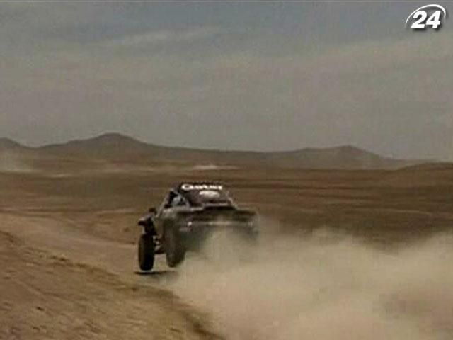 Dakar 2013: Аль-Аттія виграв шостий етап і наздоганяє Петранселя Dakar 2013: Аль-Аттія виграв шостий етап і наздоганяє Петранселя